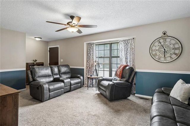 906 Shiloh Court, Liberty, MO 64068