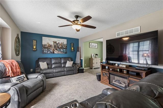 906 Shiloh Court, Liberty, MO 64068