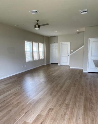 9210 Wood Beach Way, Houston, TX 77034