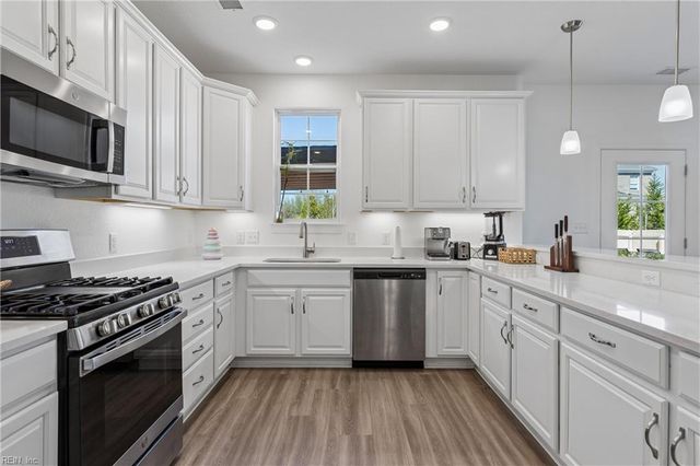 413 Middleton WAY, Chesapeake, VA 23322