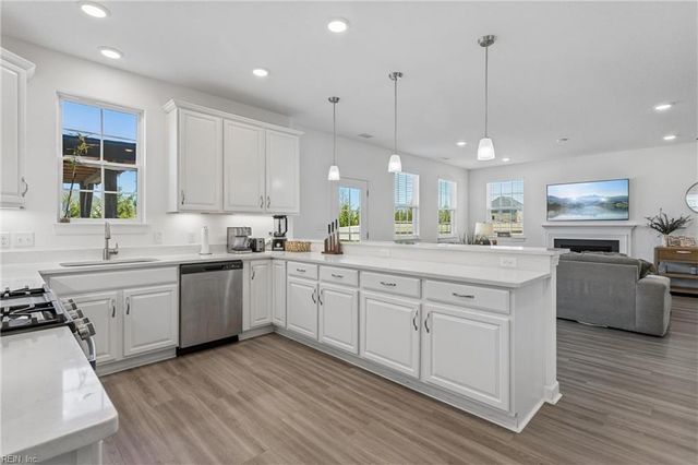 413 Middleton WAY, Chesapeake, VA 23322