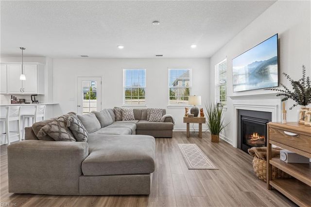 413 Middleton WAY, Chesapeake, VA 23322