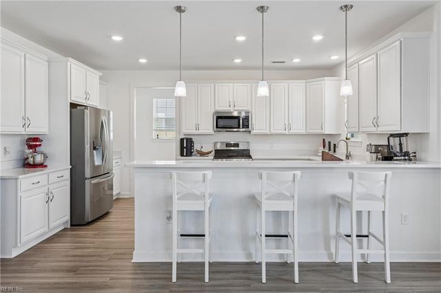 413 Middleton WAY, Chesapeake, VA 23322