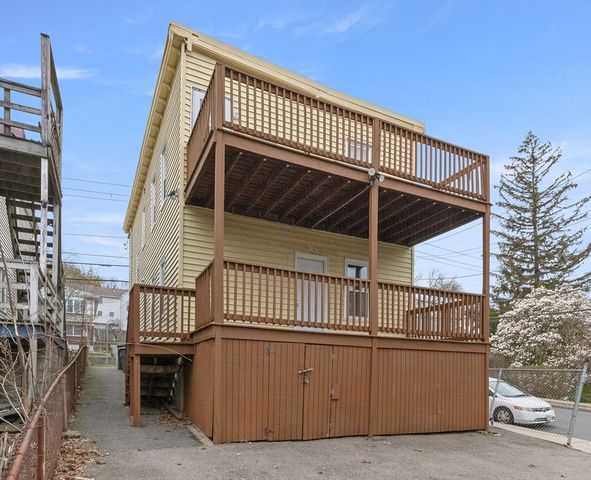 205 Webster Ave, Chelsea, MA 02150