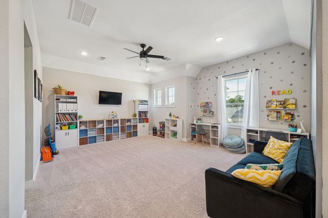 215 Nirnroot Court, Montgomery, TX 77316