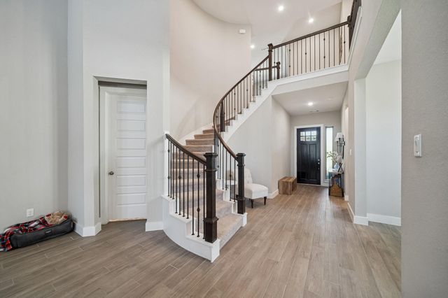 215 Nirnroot Court, Montgomery, TX 77316