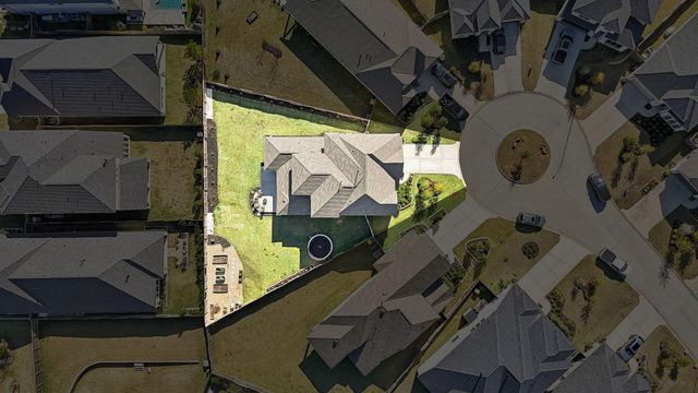 215 Nirnroot Court, Montgomery, TX 77316