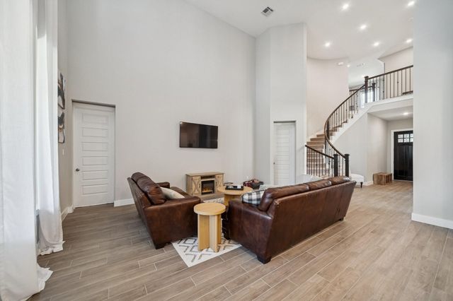 215 Nirnroot Court, Montgomery, TX 77316