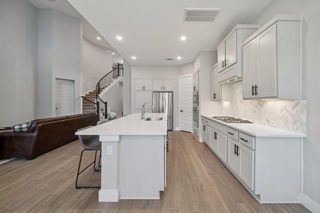 215 Nirnroot Court, Montgomery, TX 77316