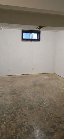 1521 Emerald Drive, Davenport, IA 52804