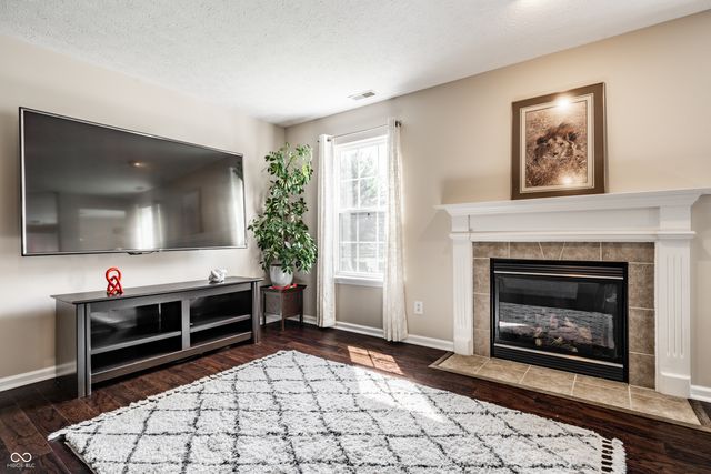 11141 Craycroft Court, Fishers, IN 46038