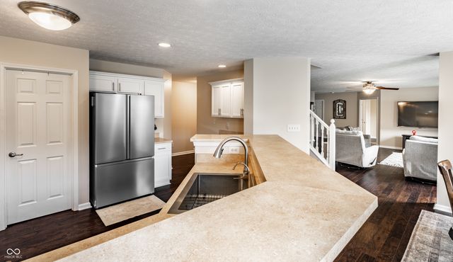 11141 Craycroft Court, Fishers, IN 46038