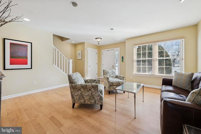 860 AMBER LN, West Chester, PA 19382