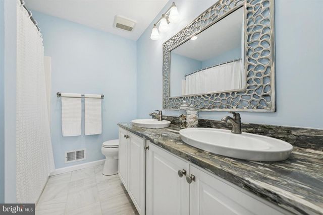 860 AMBER LN, West Chester, PA 19382