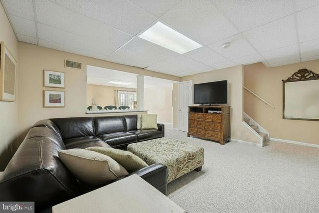 860 AMBER LN, West Chester, PA 19382