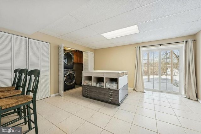 860 AMBER LN, West Chester, PA 19382