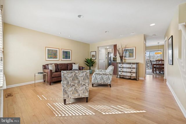 860 AMBER LN, West Chester, PA 19382