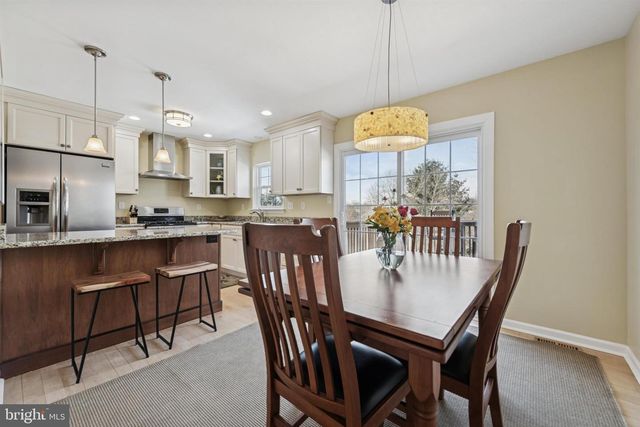 860 AMBER LN, West Chester, PA 19382