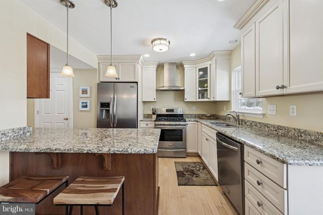 860 AMBER LN, West Chester, PA 19382