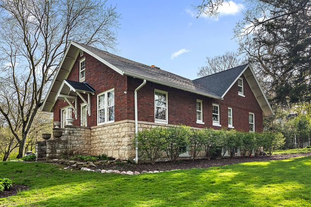 8609 W 121st Street, Palos Park, IL 60464