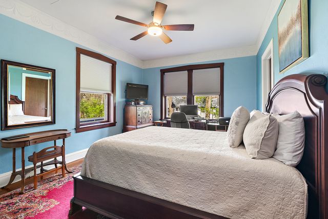 8609 W 121st Street, Palos Park, IL 60464