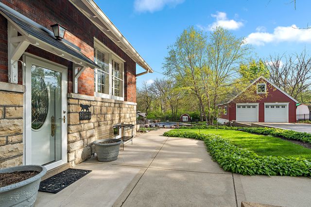 8609 W 121st Street, Palos Park, IL 60464