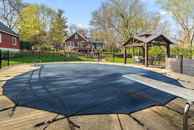 8609 W 121st Street, Palos Park, IL 60464