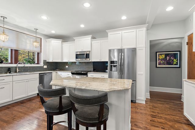 8609 W 121st Street, Palos Park, IL 60464