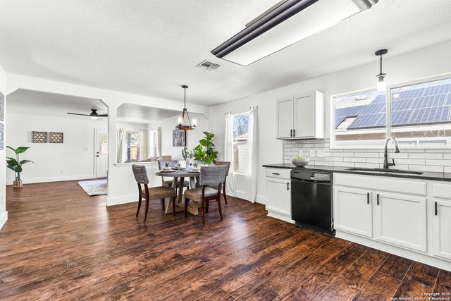 7635 Derby Run, Selma, TX 78154