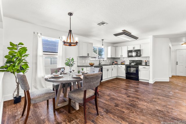 7635 Derby Run, Selma, TX 78154