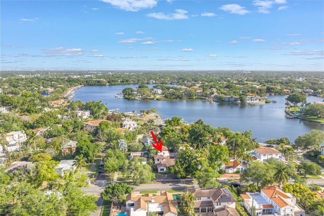 325 22ND AVENUE NE, St Petersburg, FL 33704
