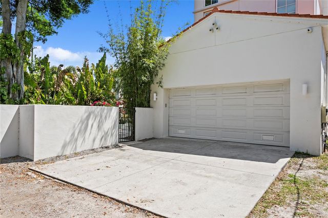 325 22ND AVENUE NE, St Petersburg, FL 33704