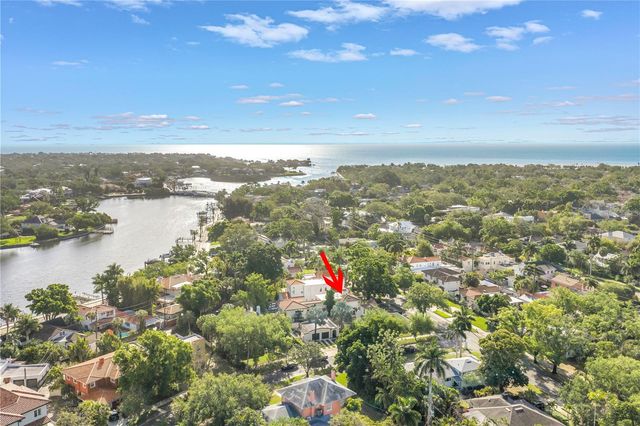 325 22ND AVENUE NE, St Petersburg, FL 33704