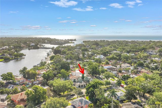 325 22ND AVENUE NE, St Petersburg, FL 33704