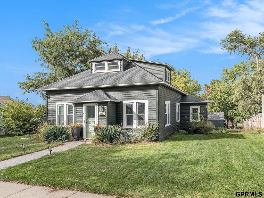 360 Maple Street, Springfield, NE 68059