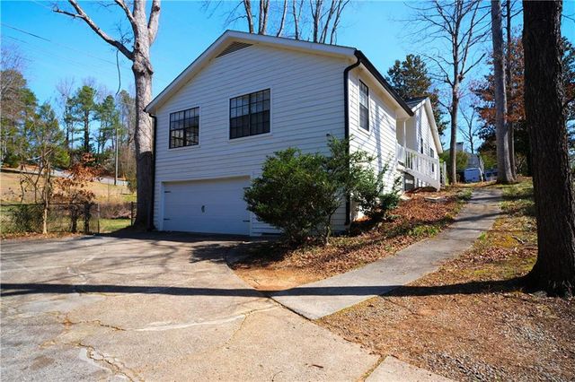 5201 Sunset Trail, Marietta, GA 30068