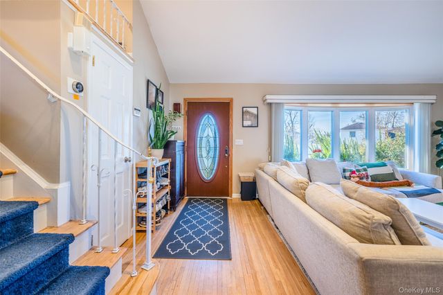 22 Forest Drive, Plainview, NY 11803