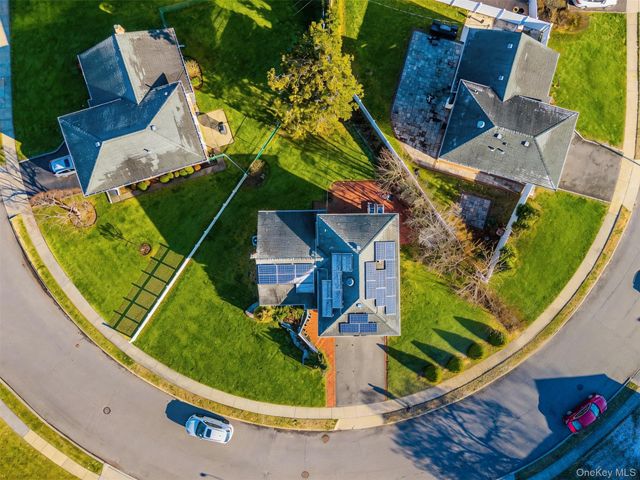 22 Forest Drive, Plainview, NY 11803