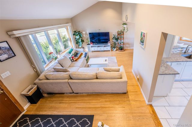 22 Forest Drive, Plainview, NY 11803