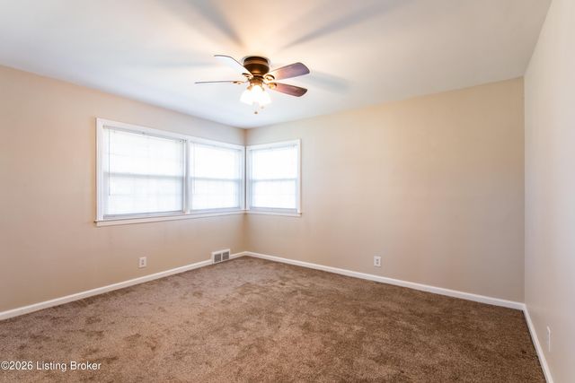 18 Cardwell Way, Louisville, KY 40220