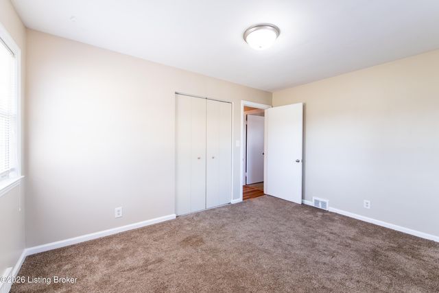 18 Cardwell Way, Louisville, KY 40220