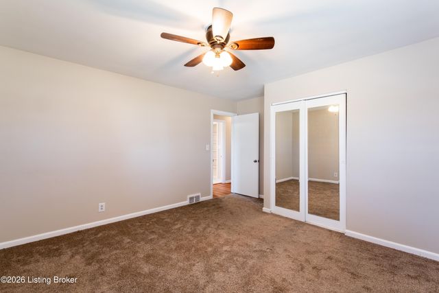 18 Cardwell Way, Louisville, KY 40220