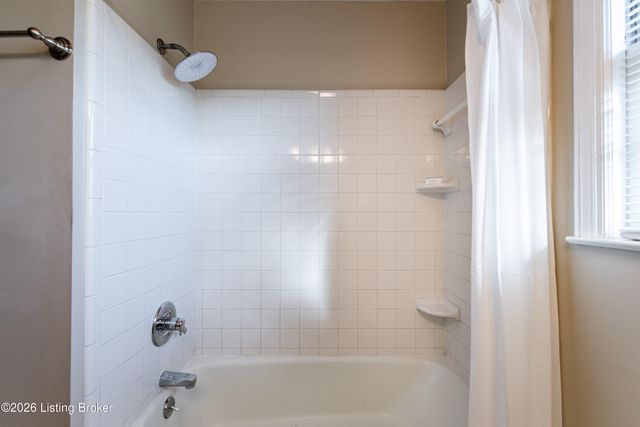 18 Cardwell Way, Louisville, KY 40220