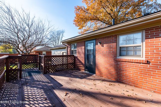 18 Cardwell Way, Louisville, KY 40220