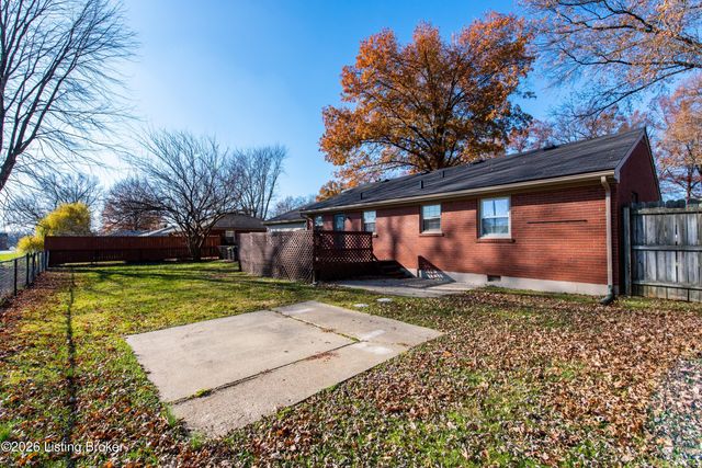 18 Cardwell Way, Louisville, KY 40220