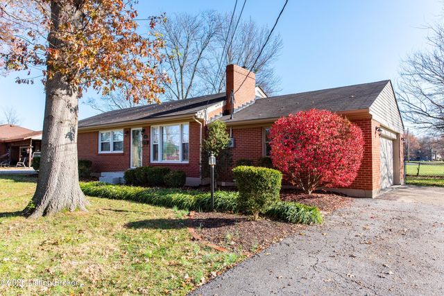 18 Cardwell Way, Louisville, KY 40220