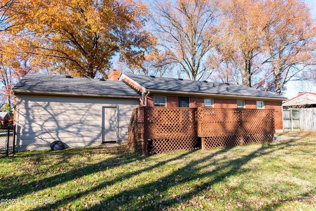 18 Cardwell Way, Louisville, KY 40220