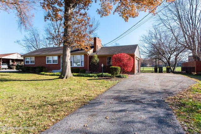 18 Cardwell Way, Louisville, KY 40220