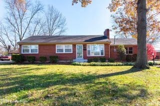 18 Cardwell Way, Louisville, KY 40220