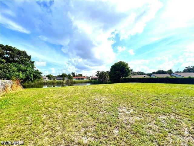 1371 Granada BLVD, Naples, FL 34103